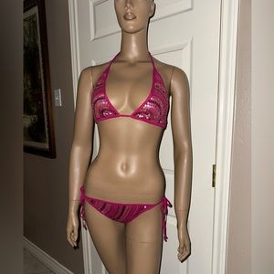 Vintage Victoria’s Secret bikini set in burgundy with sequins size small